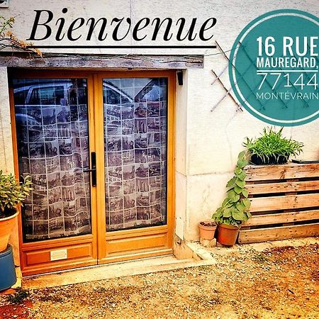 Celui Qui Passait Le Week-End A Disneyland Montevrain Exterior photo